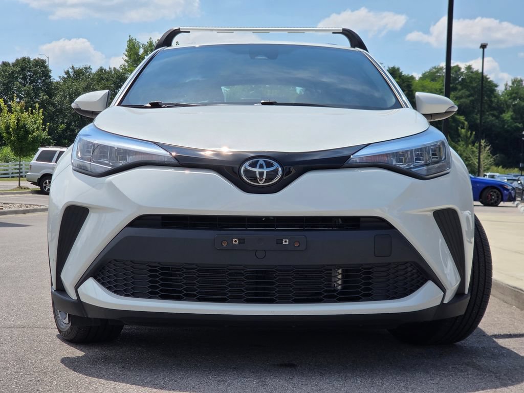 Used 2021 Toyota C-HR XLE FWD image 3