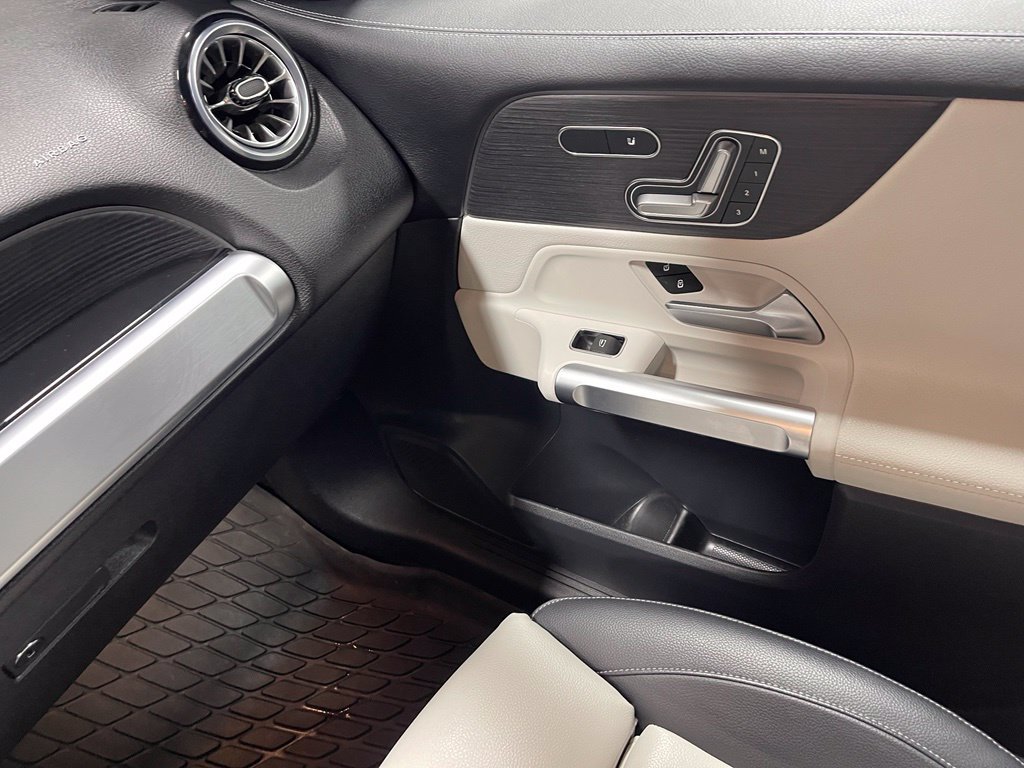 Certified 2023 Mercedes-Benz GLB 250 4MATIC image 27