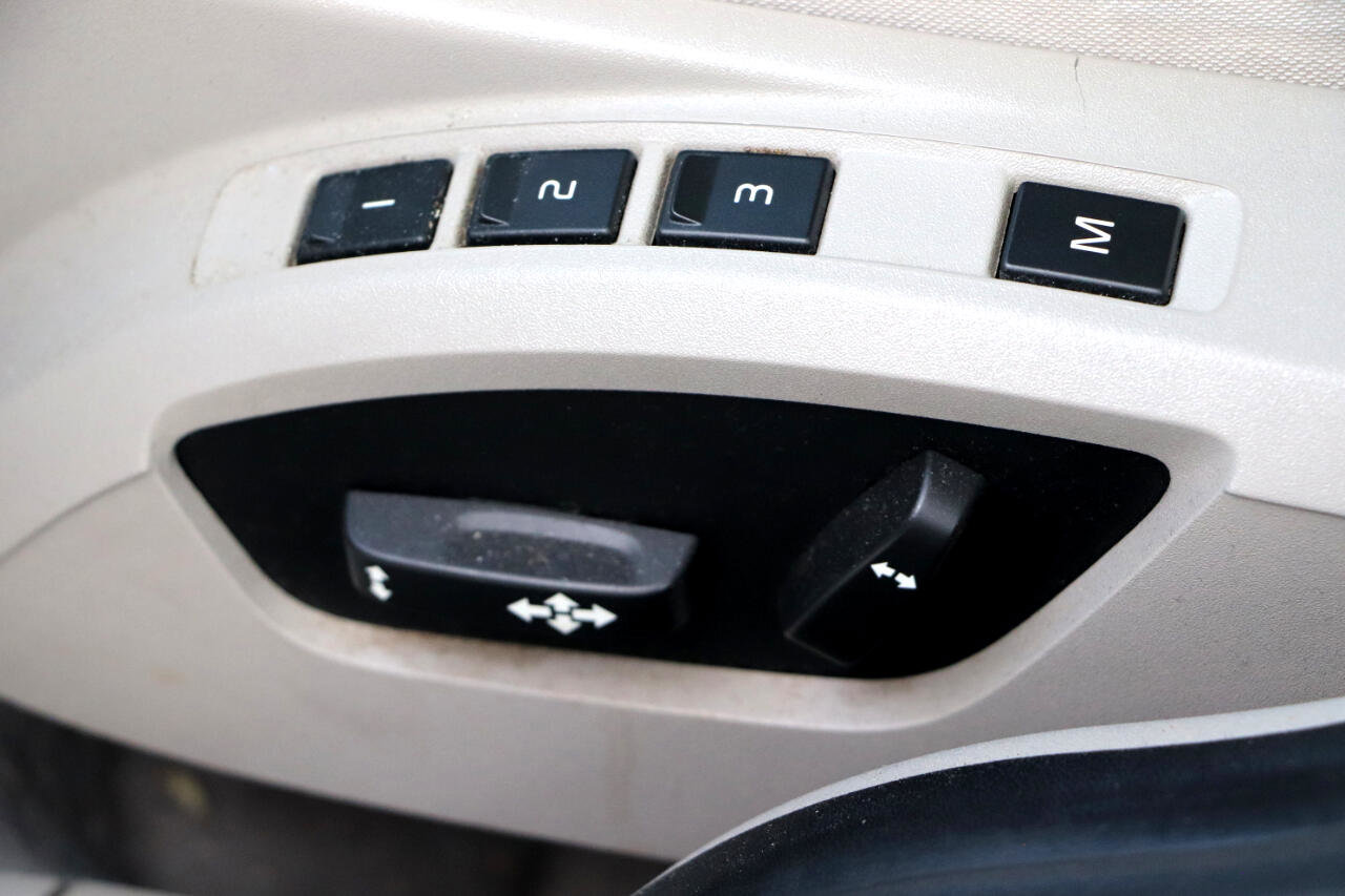 Used 2011 Volvo V50 T5 image 11