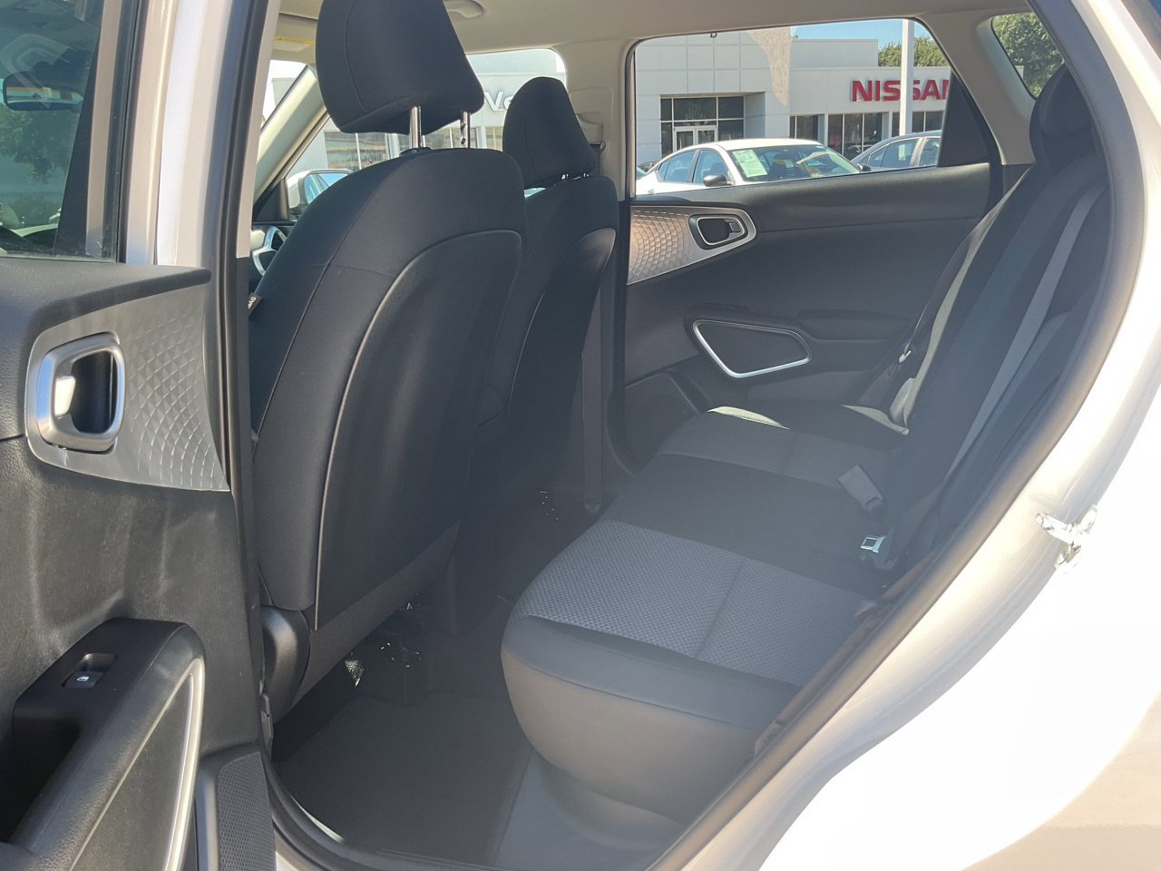 Used 2025 Kia Soul LX w/ LX Technology Package FWD image 11
