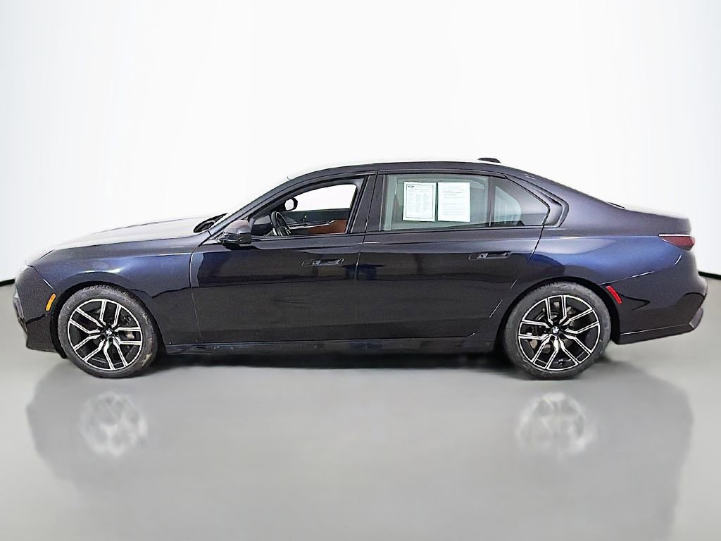 Used 2023 BMW 760i xDrive w/ Executive Package image 17