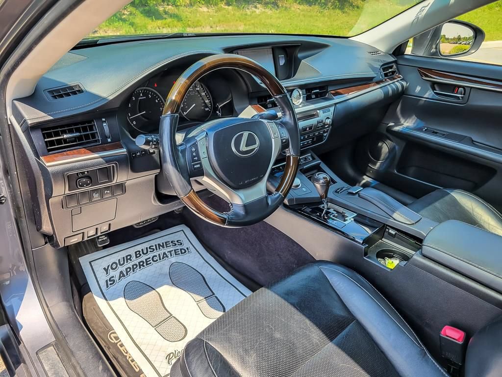 Used 2014 Lexus ES 350 w/ Luxury Package FWD image 9