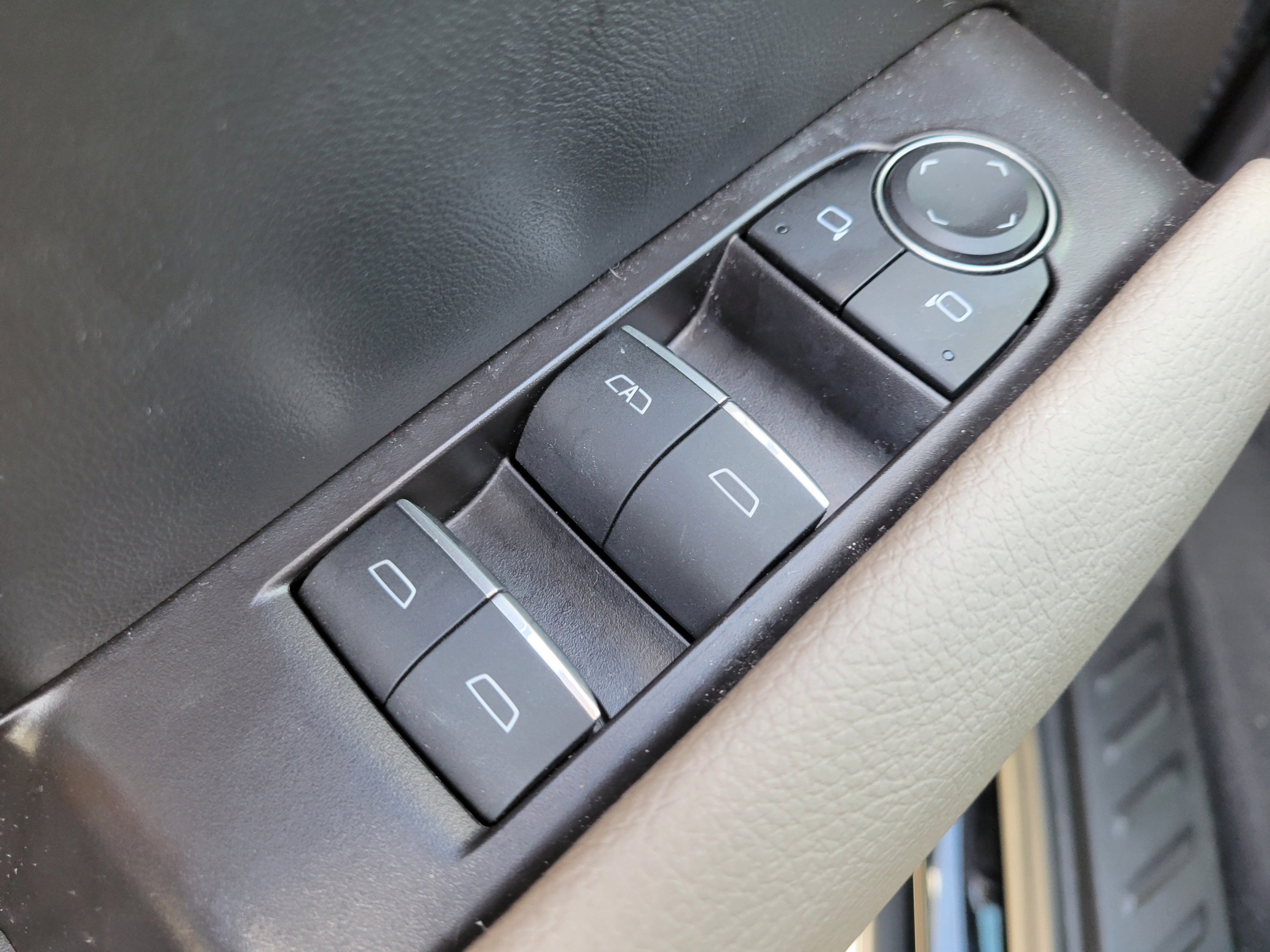 Used 2024 GMC Canyon Denali AWD/4WD image 13
