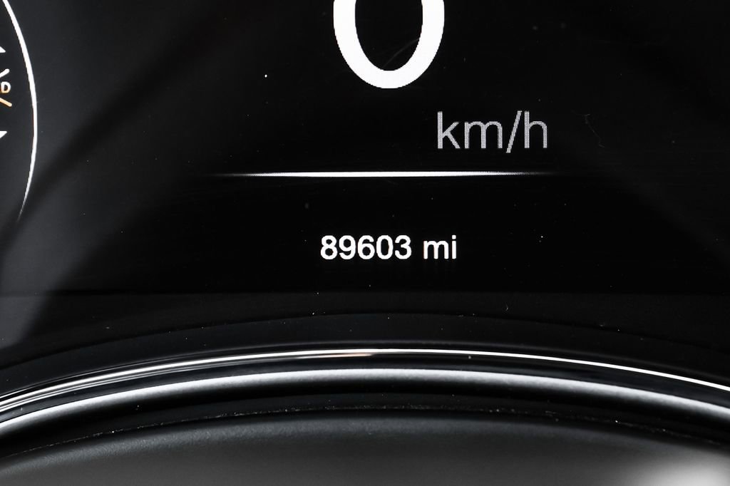 Used 2019 Jeep Grand Cherokee Altitude image 3