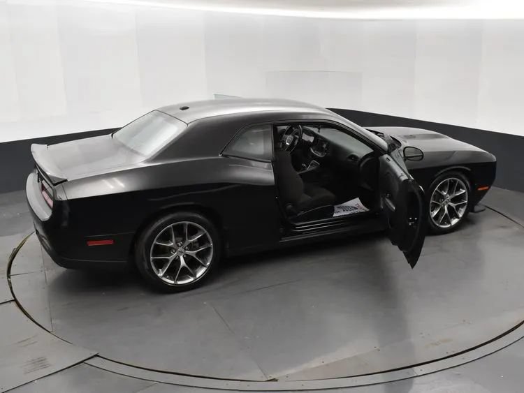 Used 2022 Dodge Challenger GT RWD image 6