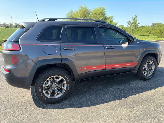 Used 2019 Jeep Cherokee Trailhawk AWD/4WD image 4