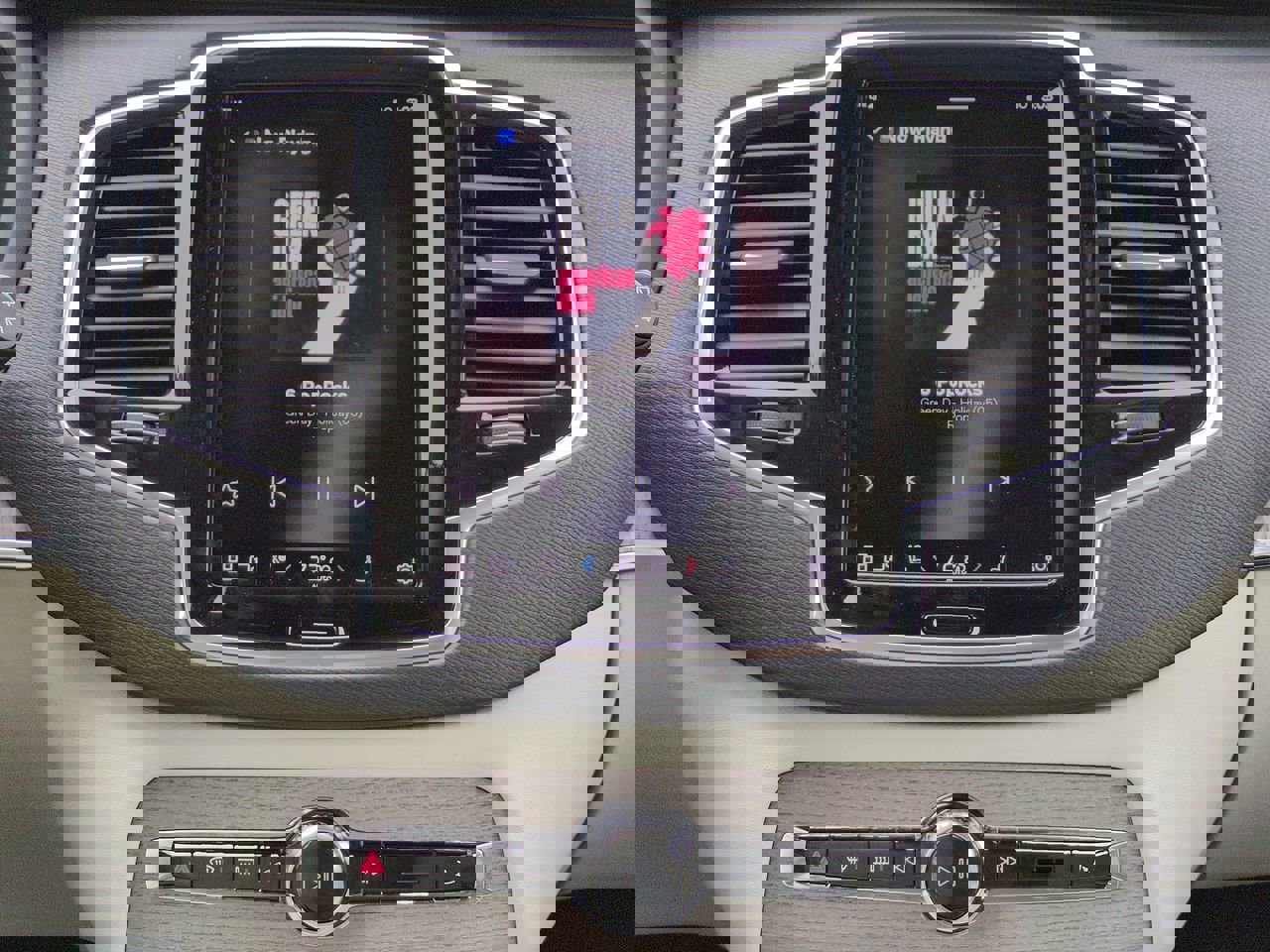 New 2025 Volvo XC90 T8 Plus w/ Protection Package Premier image 16