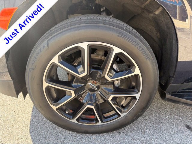 Used 2024 Chevrolet Suburban RST w/ Luxury Package AWD/4WD image 11