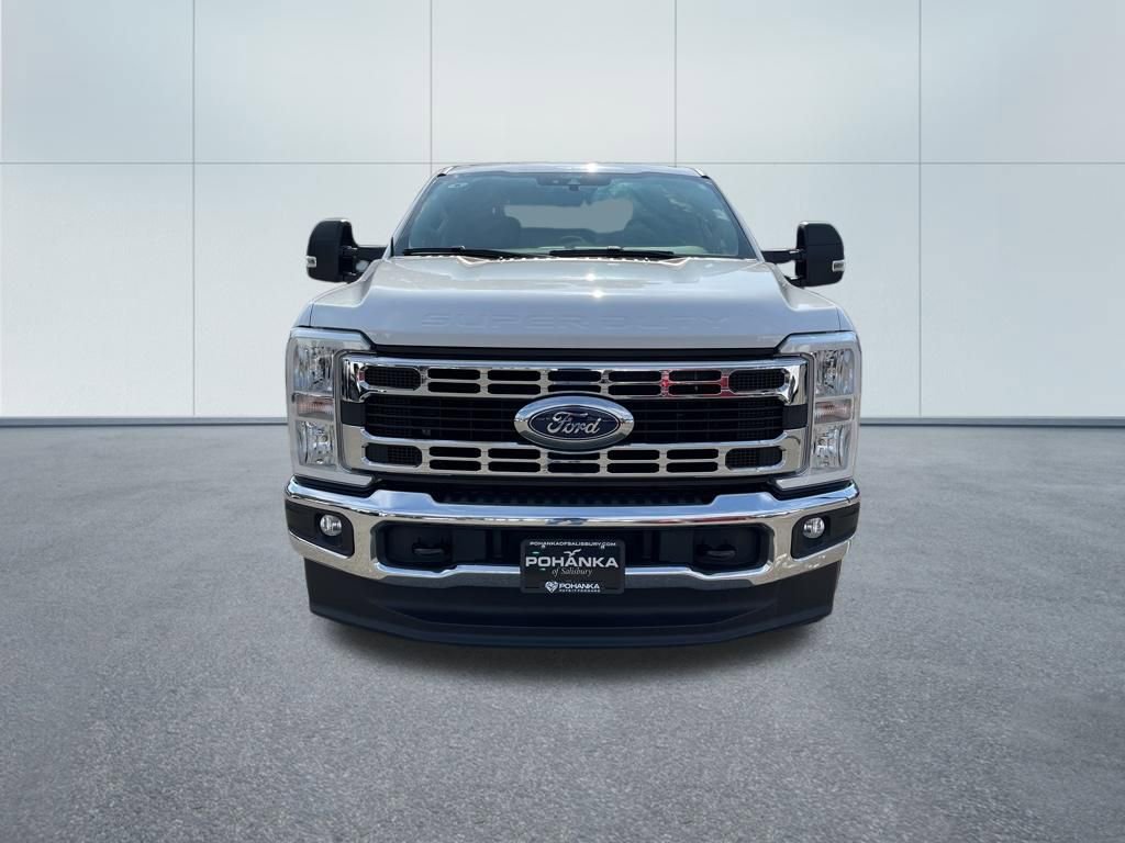 Certified 2025 Ford F250 XLT image 3