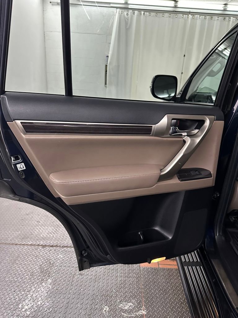 Used 2021 Lexus GX 460 Premium image 29