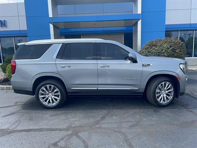 Used 2023 GMC Yukon Denali w/ Advanced Technology Package AWD/4WD image 8