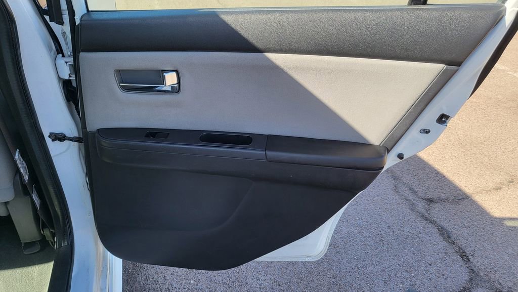 Used 2012 Nissan Sentra 2.0 SR w/ Special Edition Pkg FWD image 18