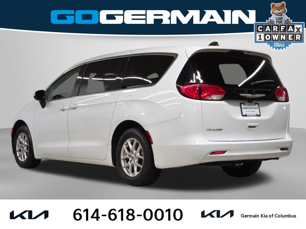 Used 2023 Chrysler Voyager LX image 11