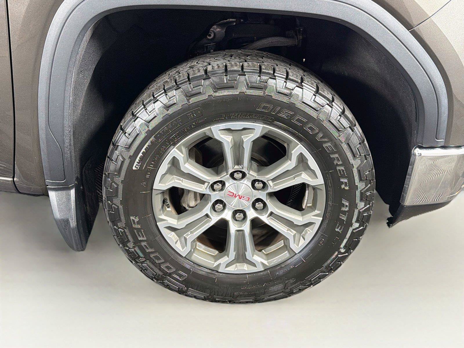 Used 2019 GMC Sierra 1500 SLT w/ Driver Alert Package I AWD/4WD image 36