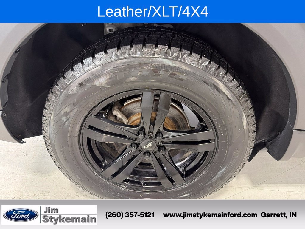 Used 2023 Ford Explorer XLT w/ XLT Sport Appearance Package AWD/4WD image 12