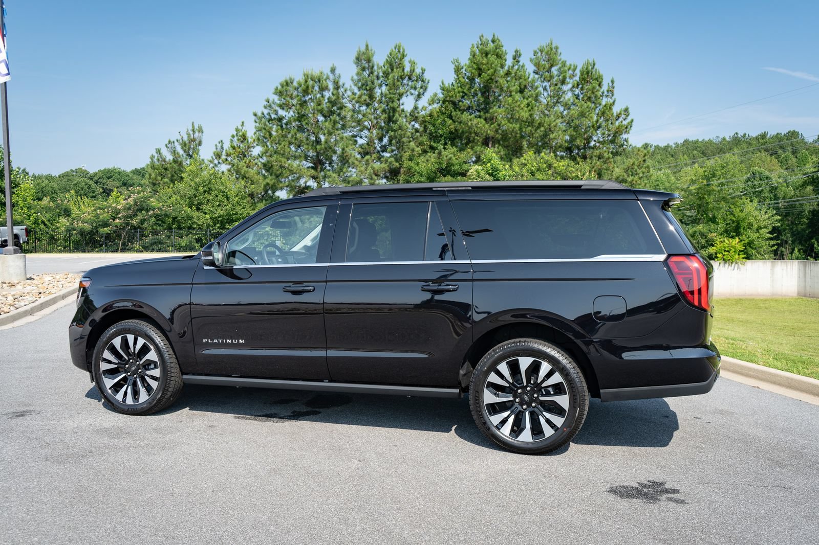 New 2027 Ford Expedition Max Platinum w/ Driver's Package AWD/4WD image 14