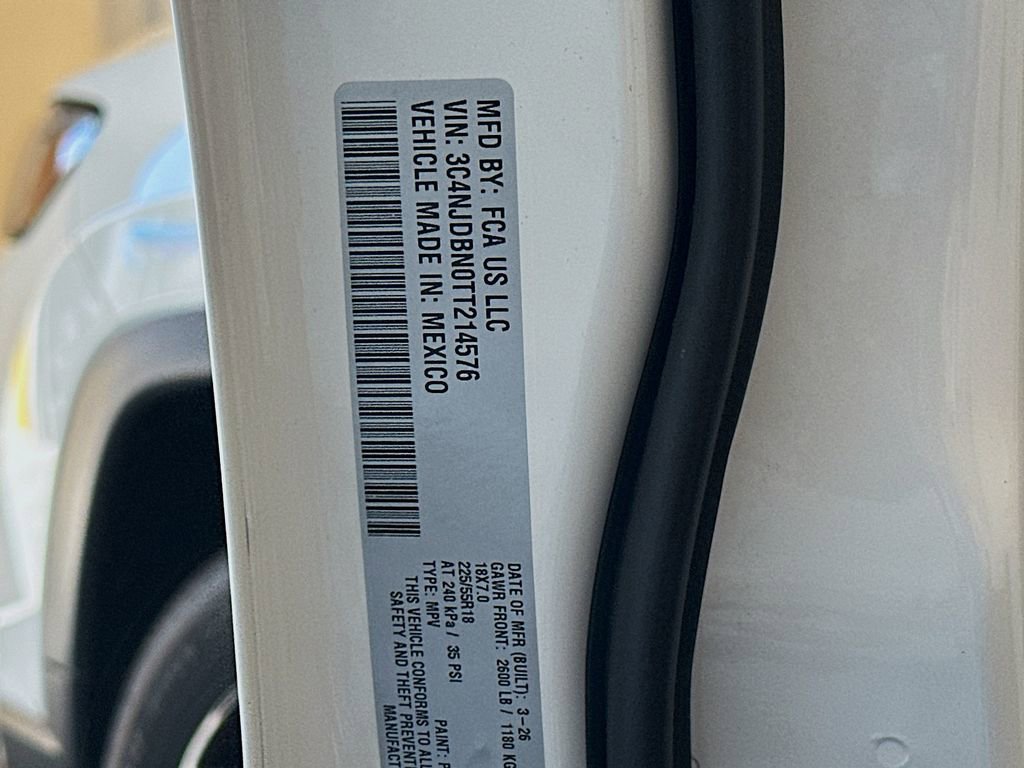 New 2026 Jeep Compass Latitude image 32