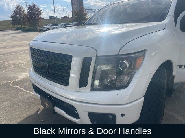 Used 2018 Nissan Titan SV w/ SV Convenience Package image 26