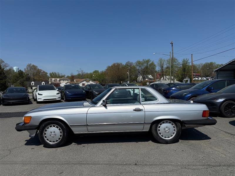 Used 1988 Mercedes-Benz 560 SL image 2