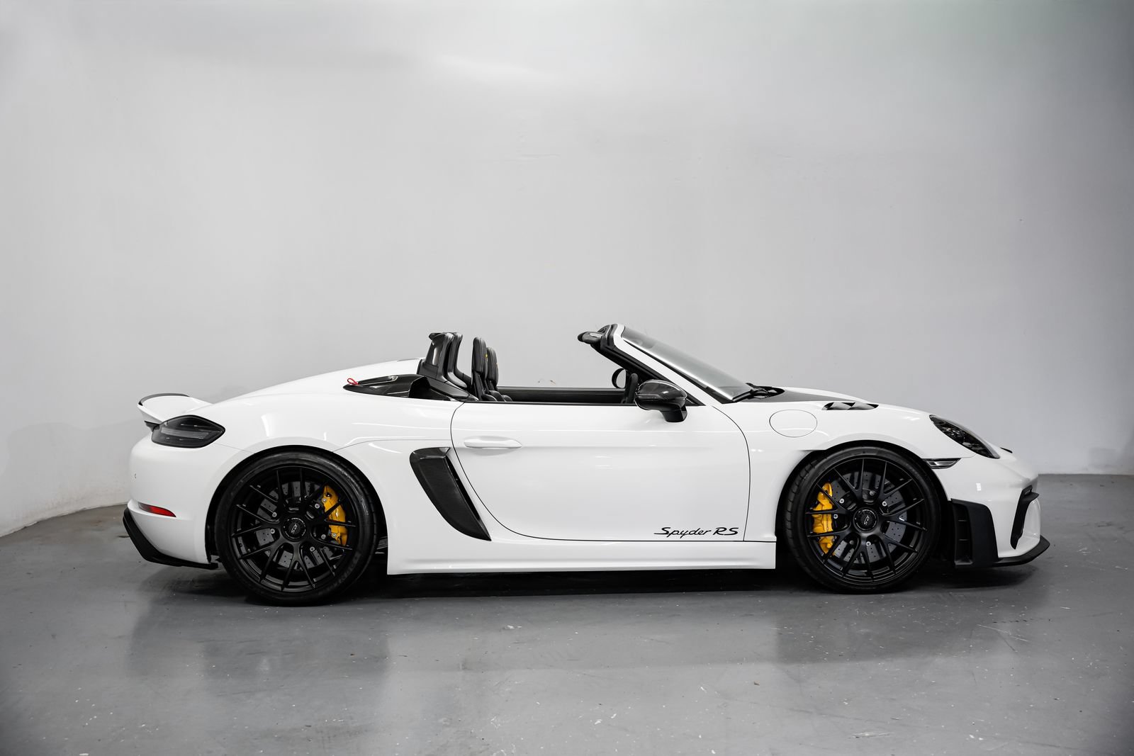 Used 2024 Porsche 718 Boxster Spyder RS RWD image 2