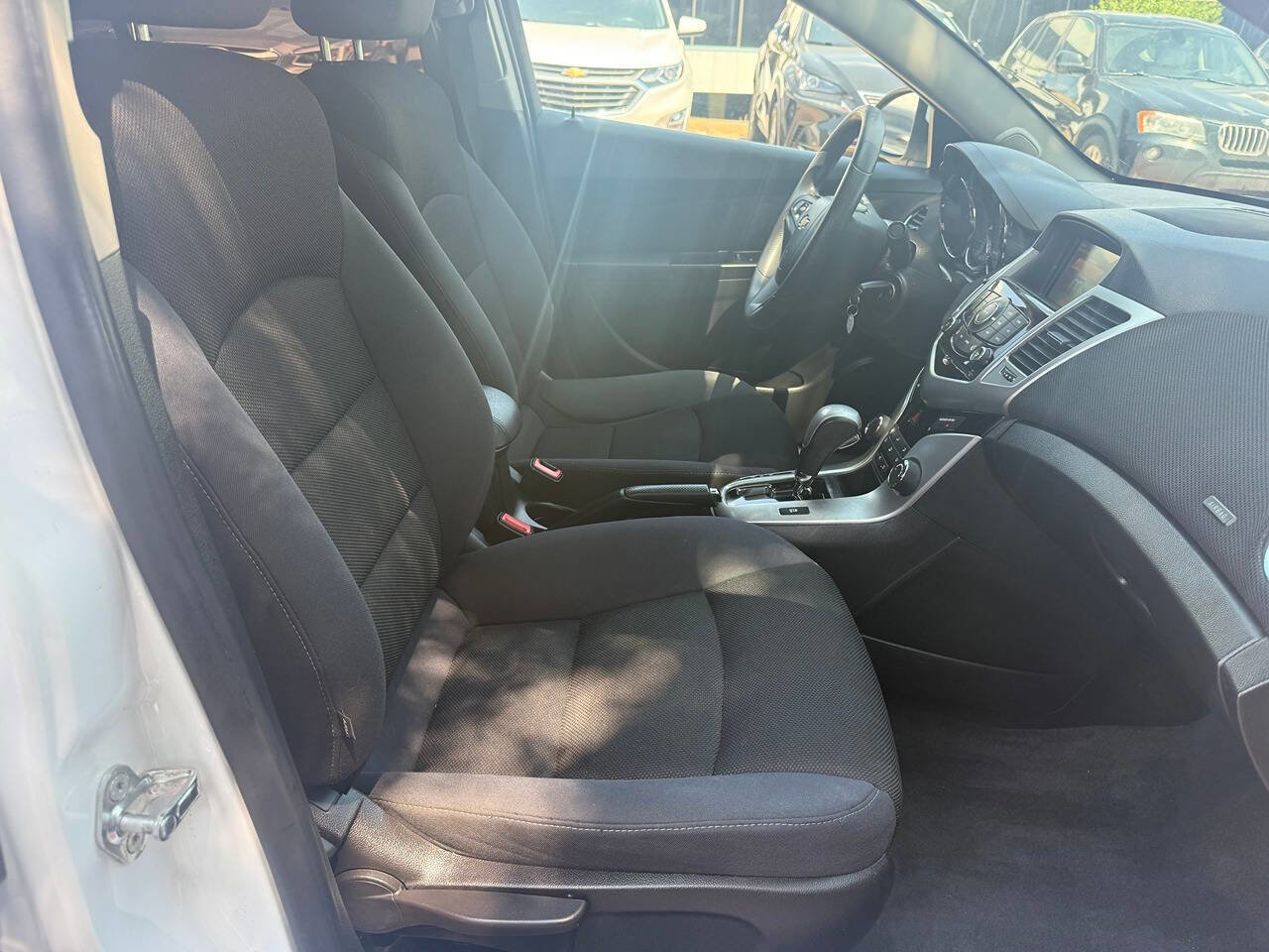 Used 2016 Chevrolet Cruze LT FWD image 12