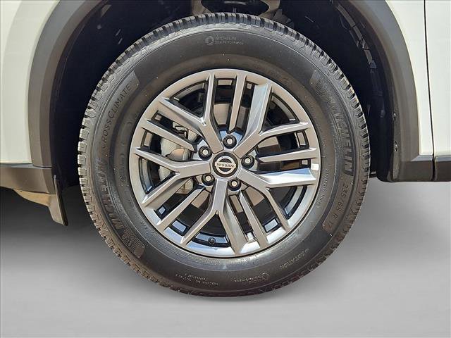 Used 2021 Nissan Rogue S AWD/4WD image 24