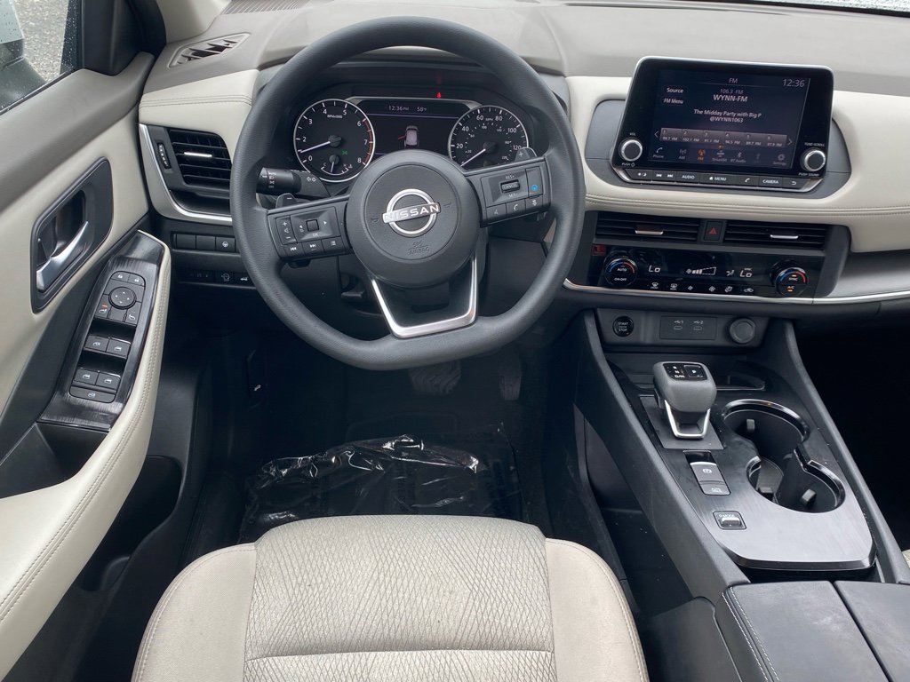 Used 2024 Nissan Rogue SV image 8