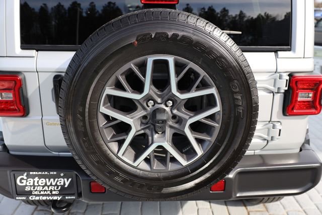 Used 2024 Jeep Wrangler Sahara image 45