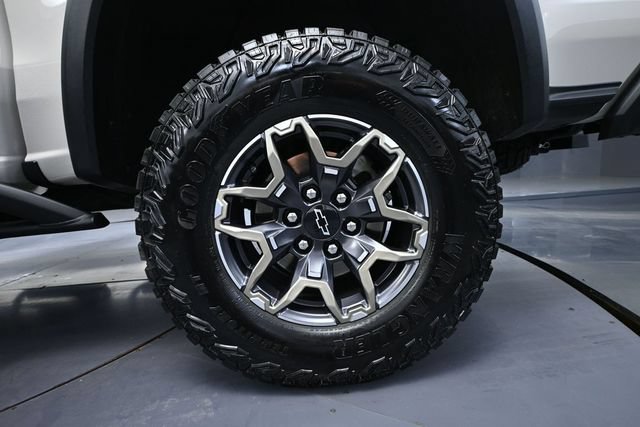 Used 2026 Chevrolet Colorado ZR2 w/ Technology Package AWD/4WD image 12
