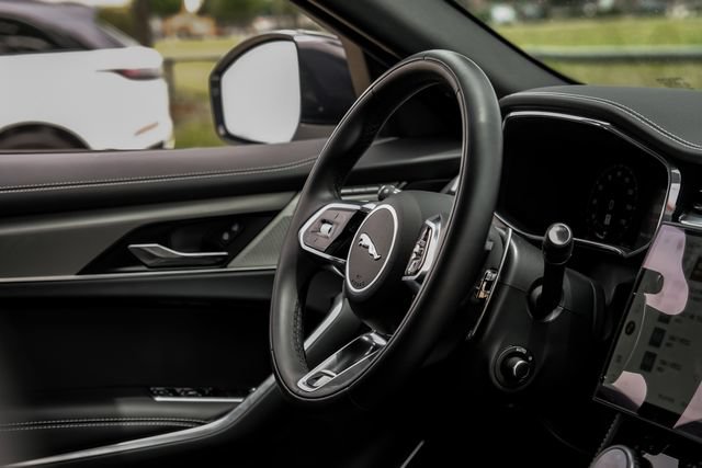 Used 2025 Jaguar F-PACE R-Dynamic S AWD/4WD image 18