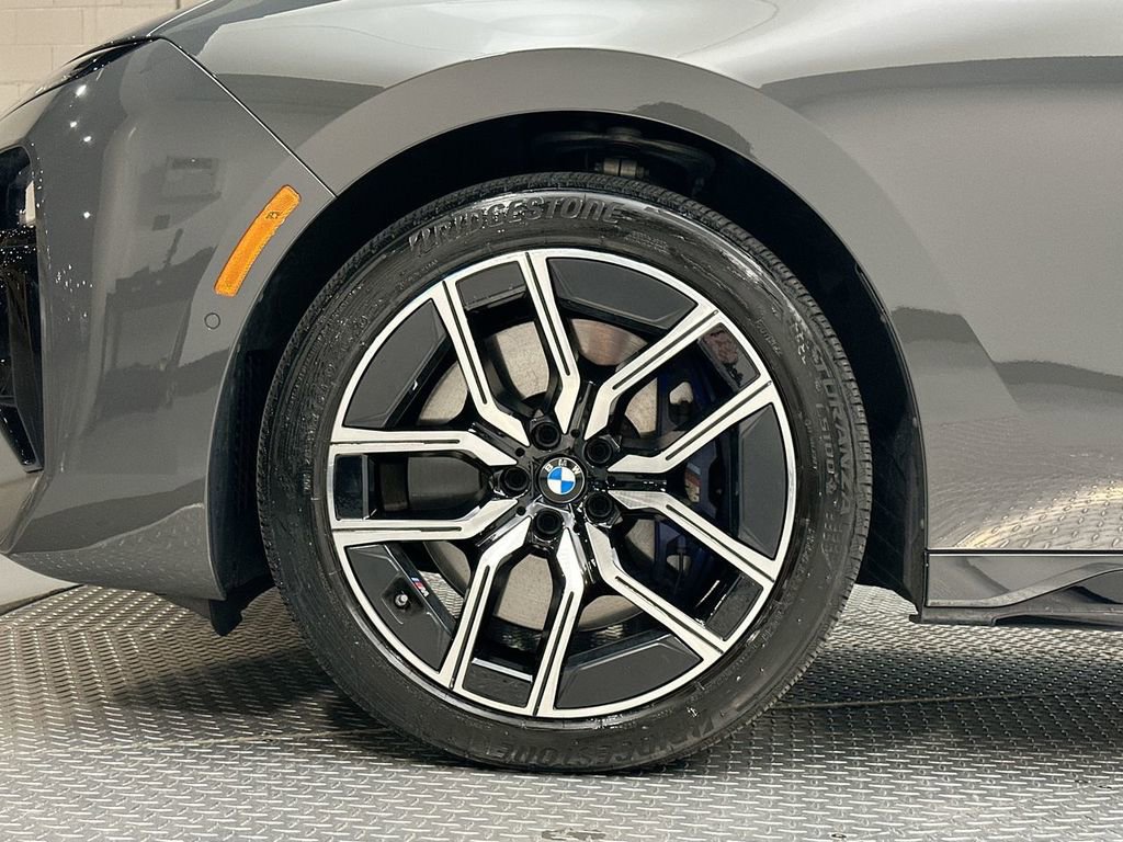Used 2024 BMW 760i xDrive w/ Executive Package AWD/4WD image 17