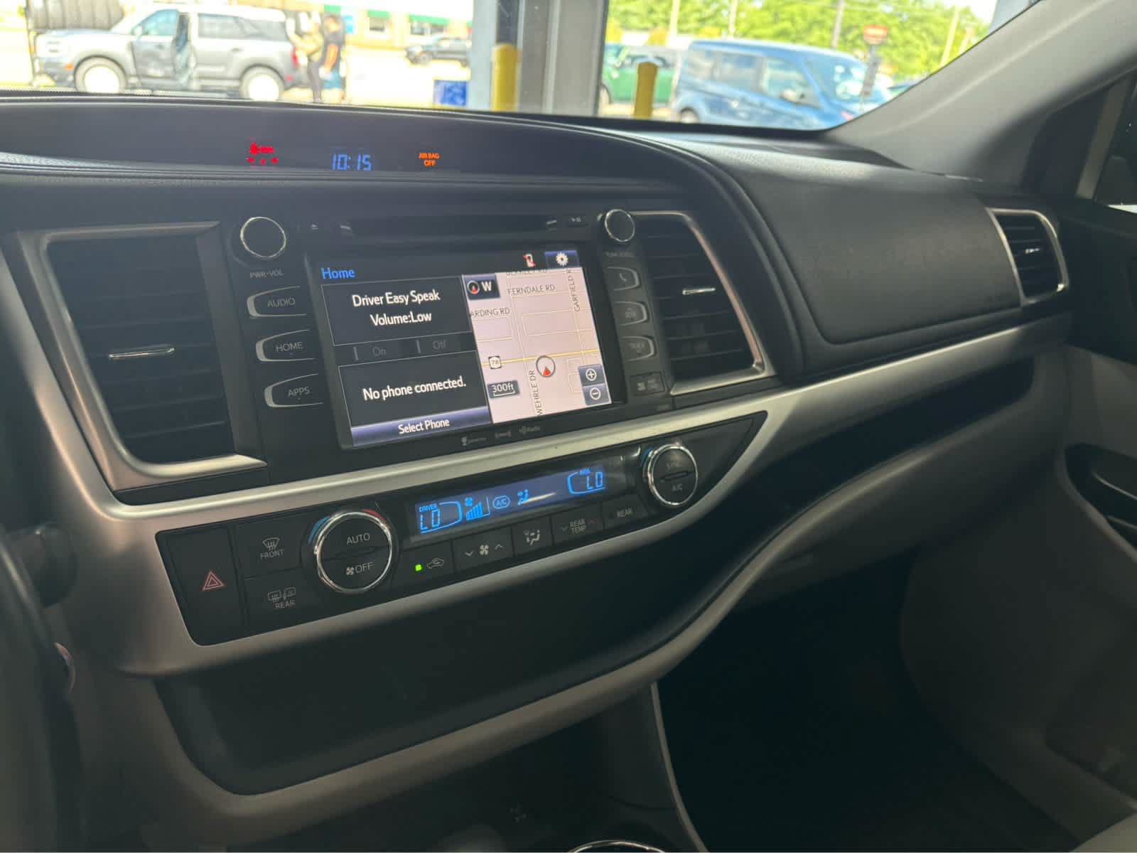 Used 2019 Toyota Highlander XLE AWD/4WD image 25