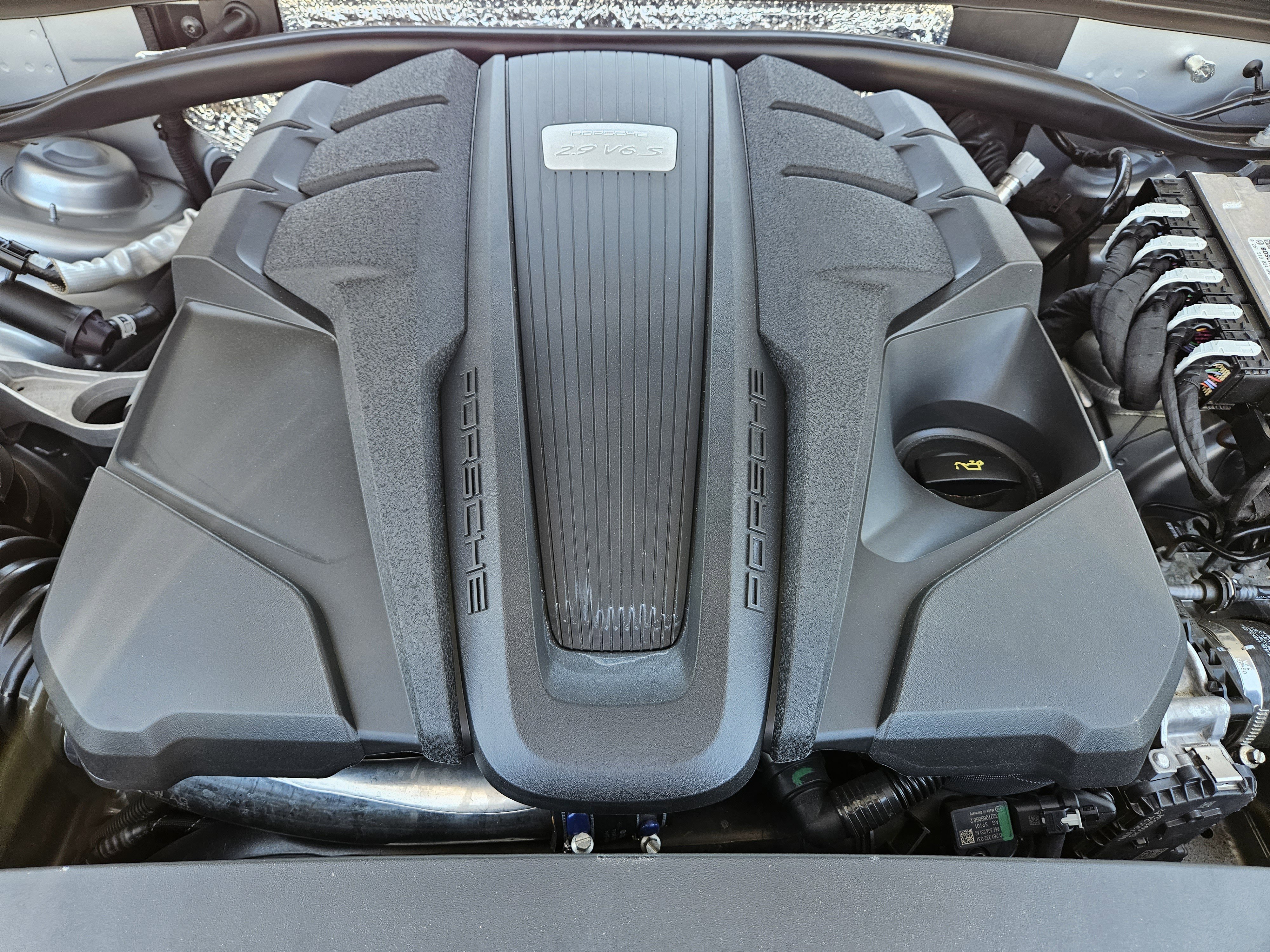 Certified 2024 Porsche Macan S AWD/4WD image 30
