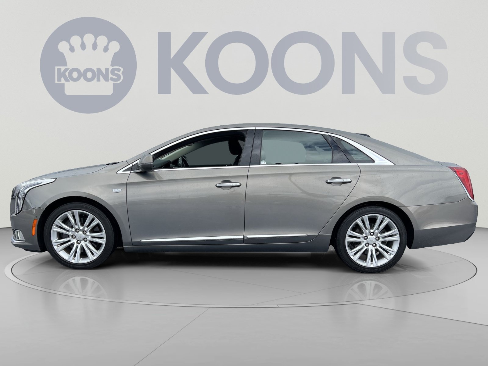 Used 2019 Cadillac XTS Luxury FWD image 2