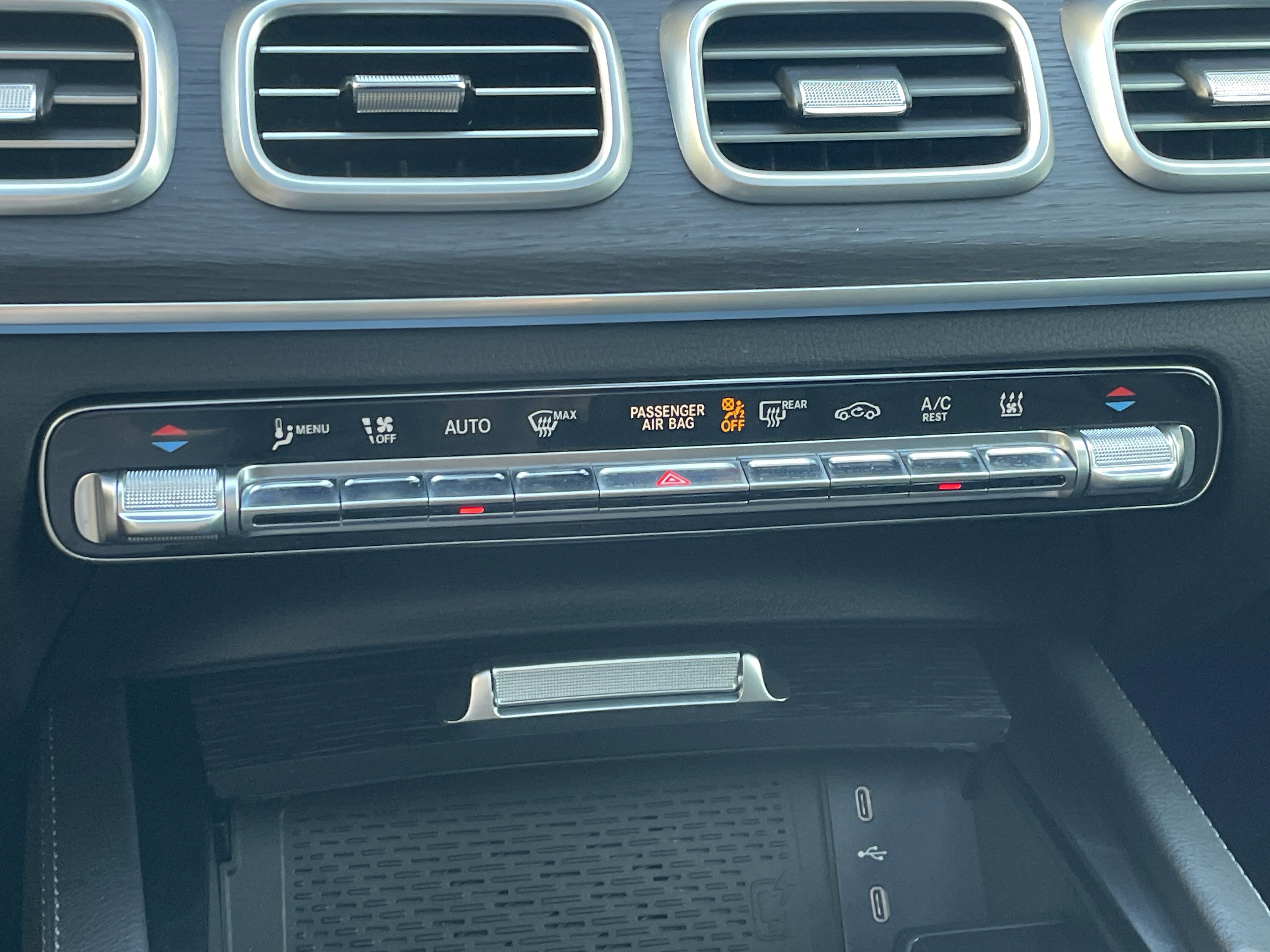 Certified 2025 Mercedes-Benz GLE 450e 4MATIC image 33
