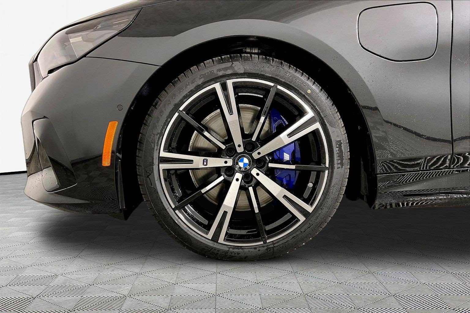 New 2027 BMW 550e xDrive w/ Premium Package AWD/4WD image 20