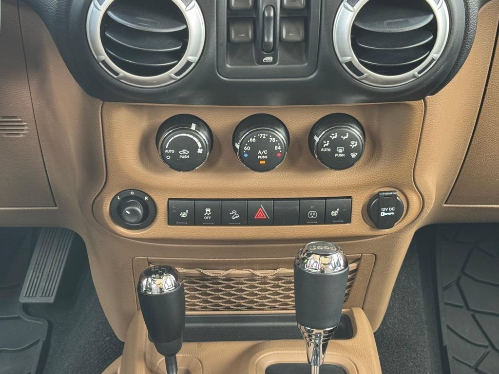 Used 2013 Jeep Wrangler Unlimited Sahara w/ Dual Top Group AWD/4WD image 15