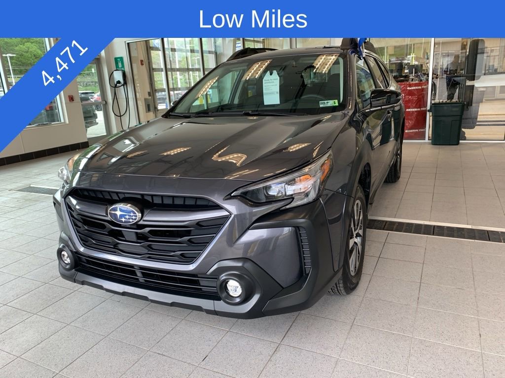 Used 2025 Subaru Outback Premium AWD/4WD image 2
