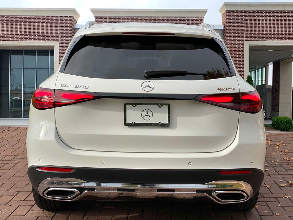 Certified 2025 Mercedes-Benz GLC 300 4MATIC image 5