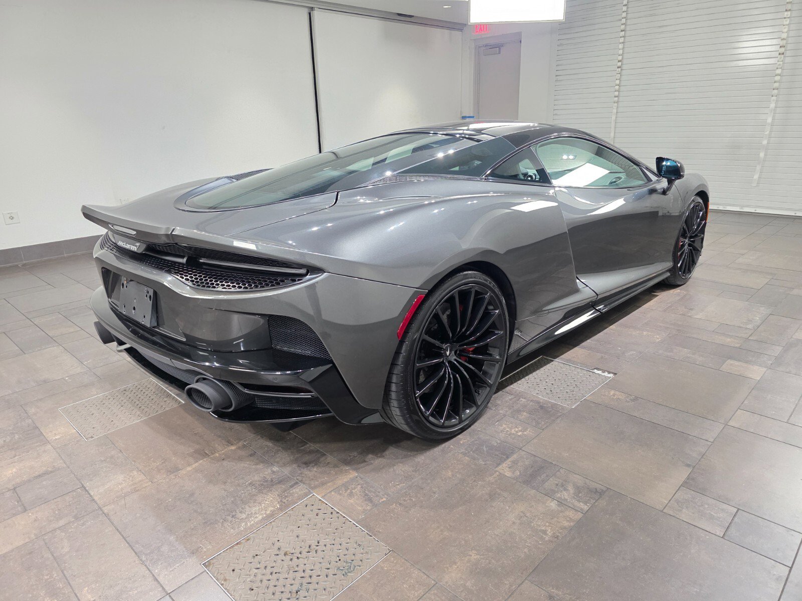 Used 2022 McLaren GT image 22