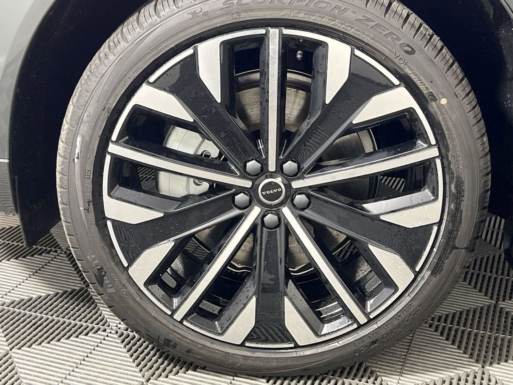 New 2026 Volvo XC60 B5 Ultra w/ Climate Package image 16