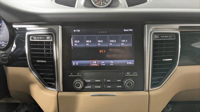 Used 2018 Porsche Macan Sport Edition w/ Driver Memory Package image 29