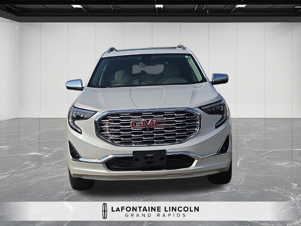 Used 2020 GMC Terrain Denali w/ Denali Premium Package AWD/4WD image 8