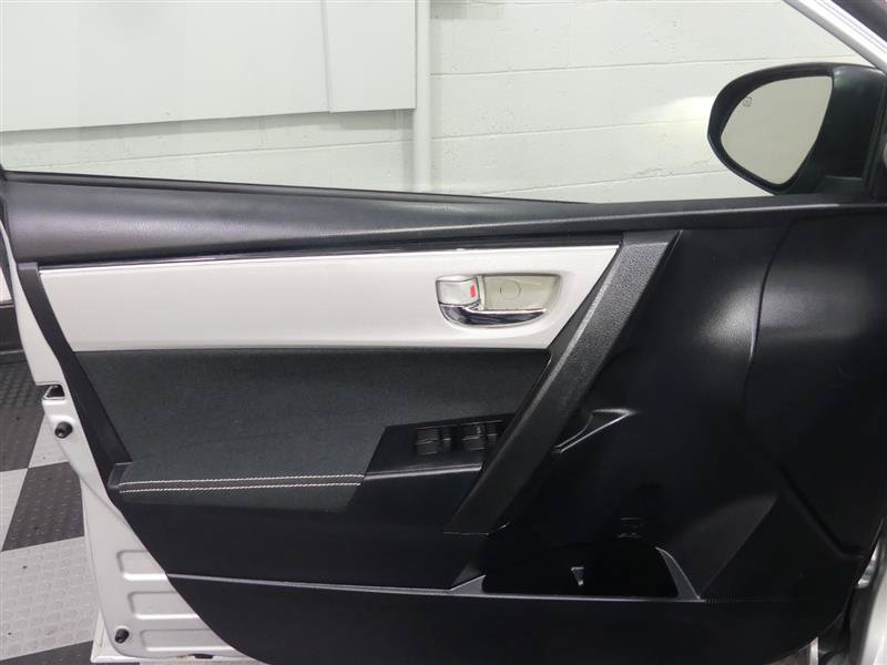 Used 2019 Toyota Corolla LE FWD image 17
