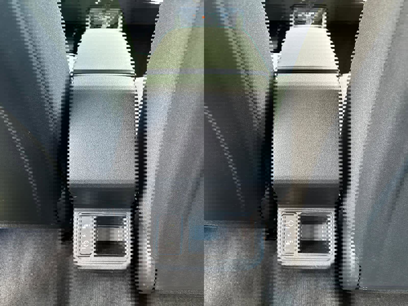 Used 2025 Kia K4 LXS image 33