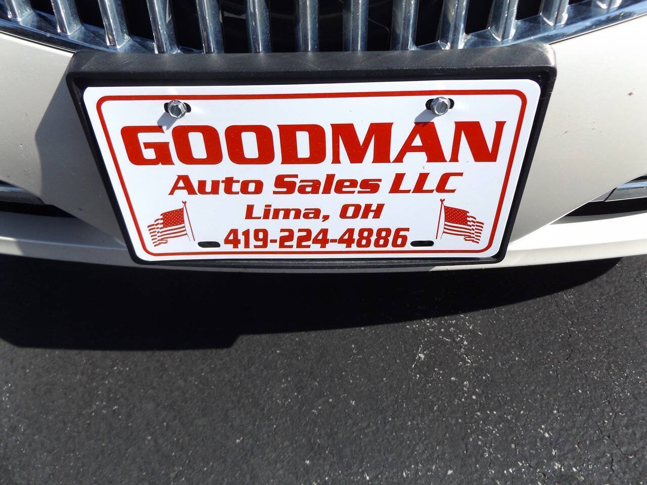 Used 2011 Buick Lucerne CXL FWD image 4