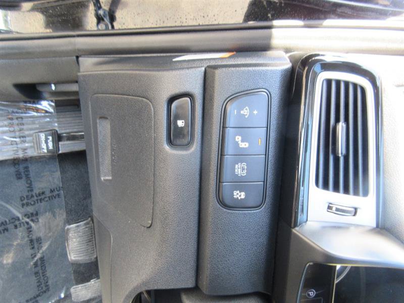 Used 2019 Kia Niro S Touring FWD image 12