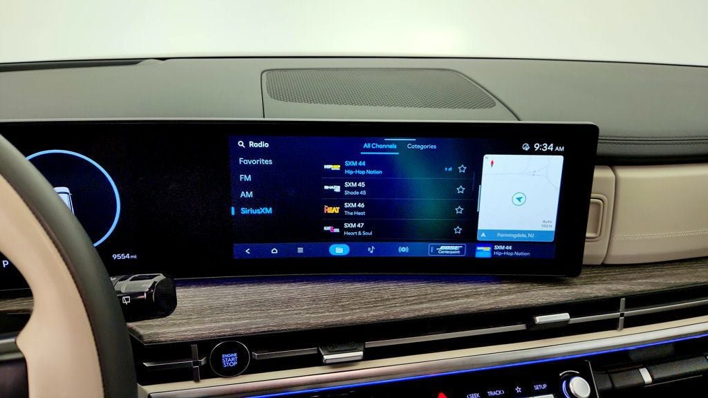 Used 2025 Hyundai Santa Fe Calligraphy AWD/4WD image 18