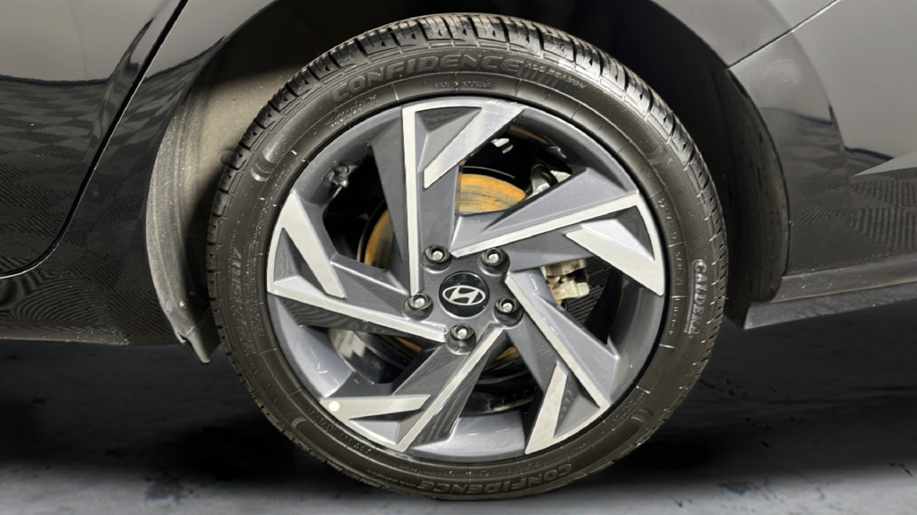 Used 2024 Hyundai Elantra Limited FWD image 46