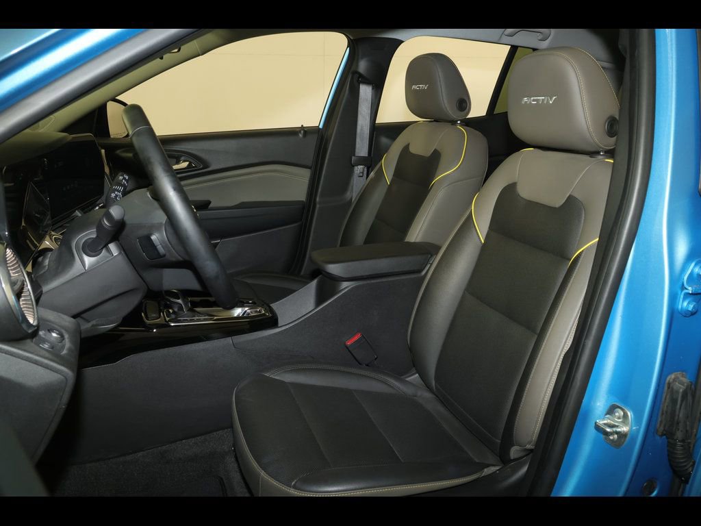 Used 2025 Chevrolet Trax ACTIV w/ Driver Confidence Package image 24
